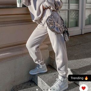 White fox project 5 sweatpants in lunar in size xs